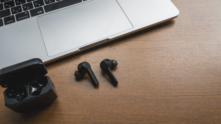 ノイズキャンセリングとは？快適な音環境を実現する技術の仕組みと活用シーン